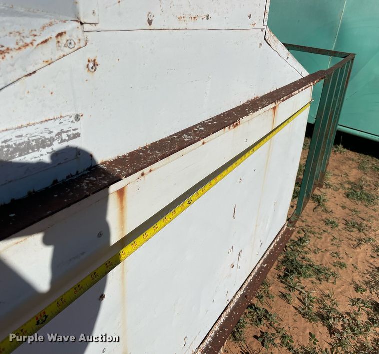 image for item LV9183 (3) creep feeders