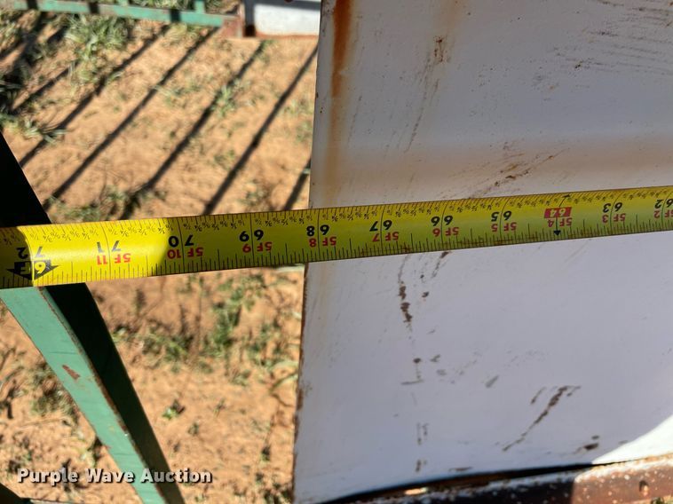 image for item LV9183 (3) creep feeders