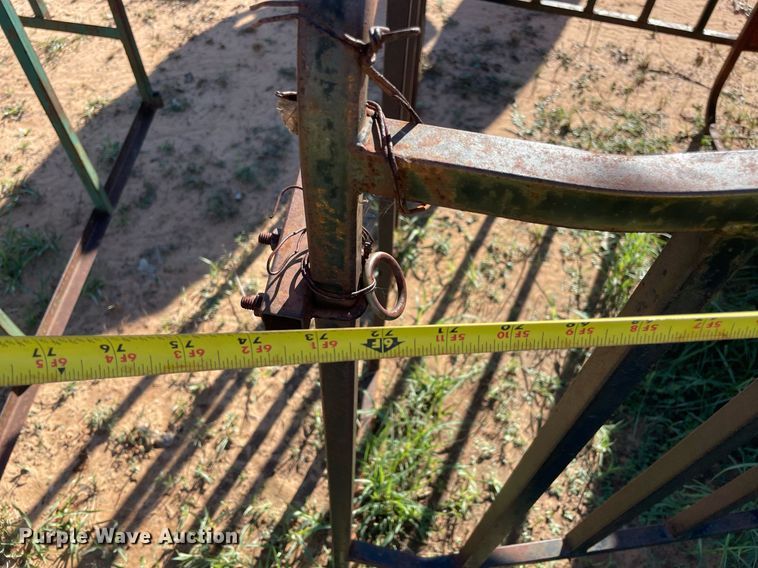 image for item LV9183 (3) creep feeders