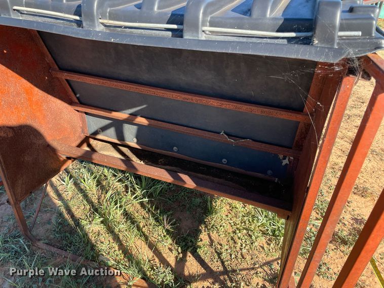 image for item LV9183 (3) creep feeders