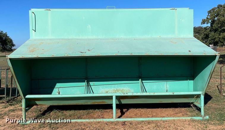 image for item LV9184 Creep feeder