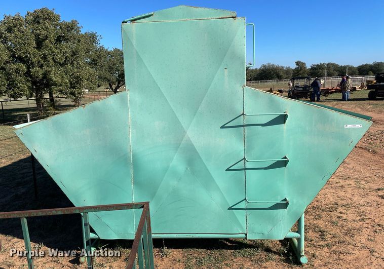 image for item LV9184 Creep feeder