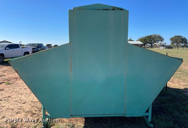 image for item LV9184 Creep feeder