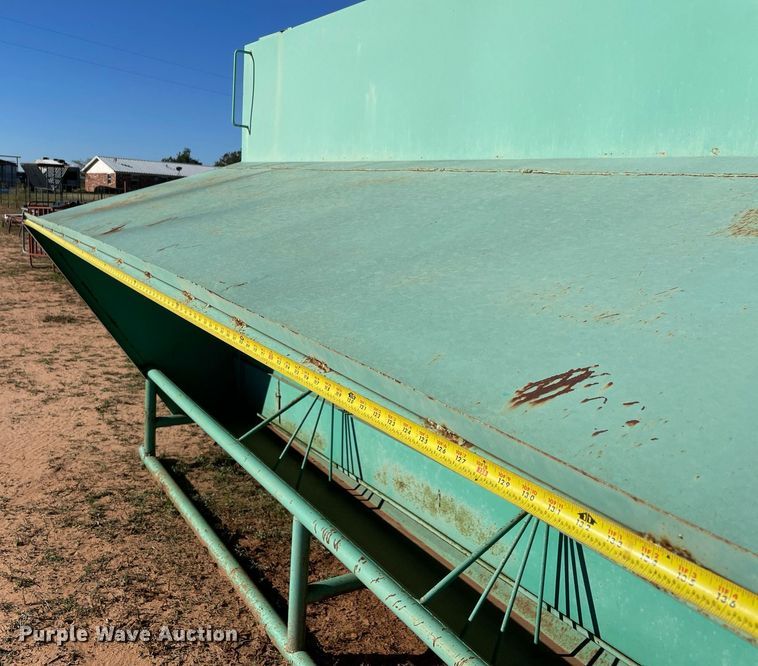 image for item LV9184 Creep feeder