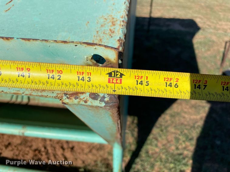 image for item LV9184 Creep feeder