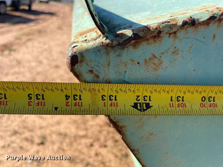 image for item LV9184 Creep feeder