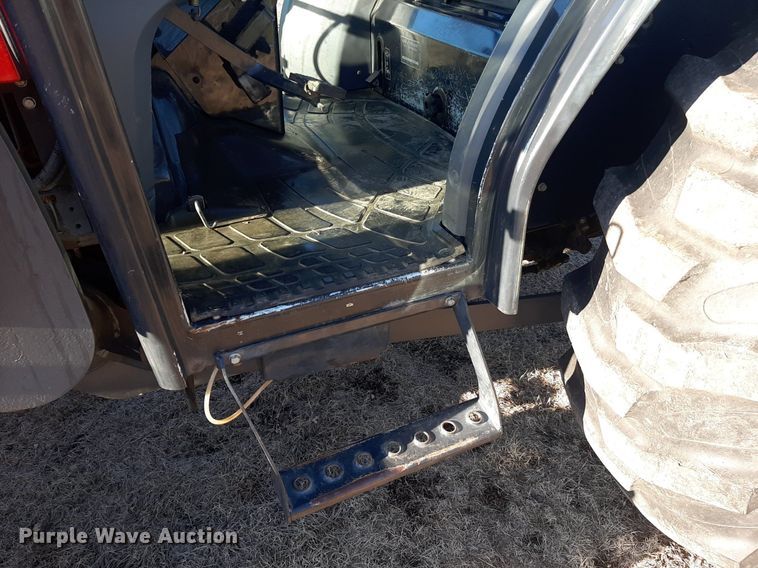 image for item LX9806 2011 Massey Ferguson 1648  tractor