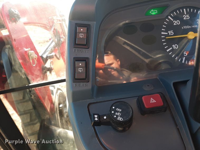 image for item LX9806 2011 Massey Ferguson 1648  tractor