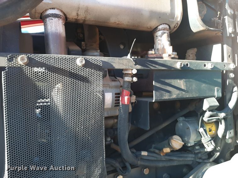 image for item LX9806 2011 Massey Ferguson 1648  tractor