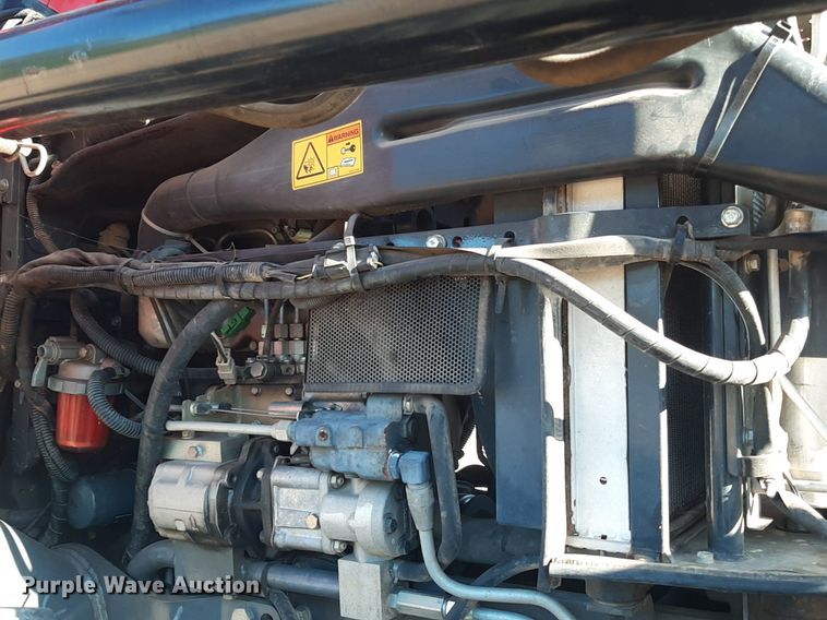 image for item LX9806 2011 Massey Ferguson 1648  tractor