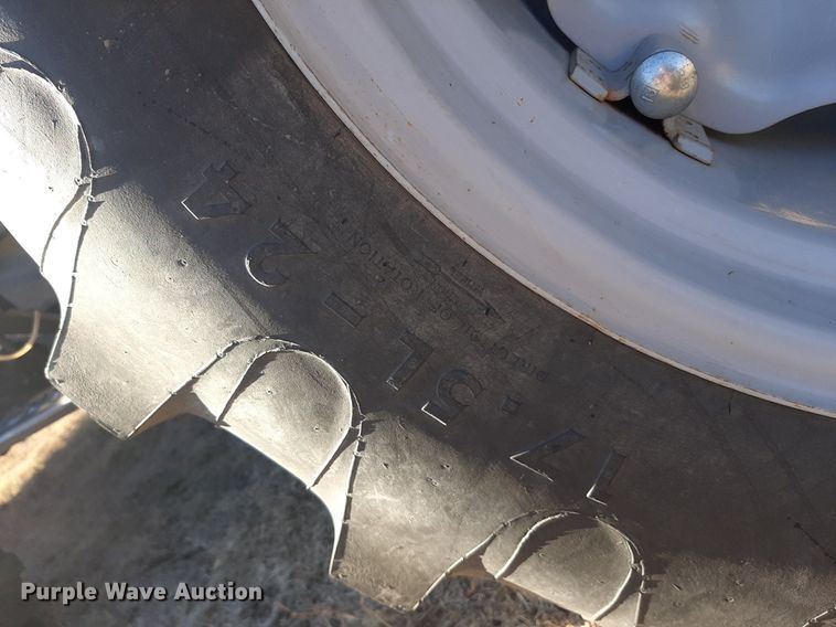 image for item LX9806 2011 Massey Ferguson 1648  tractor