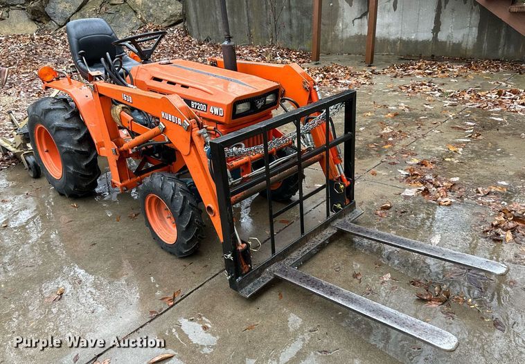 image for item NL9240 1983 Kubota B7200D  MFWD tractor