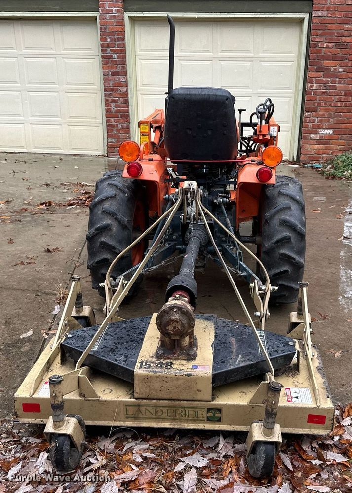 image for item NL9240 1983 Kubota B7200D  MFWD tractor