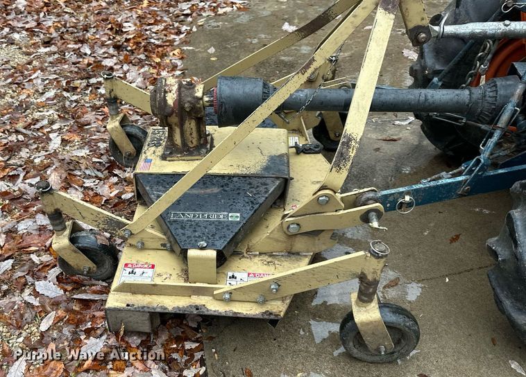 image for item NL9240 1983 Kubota B7200D  MFWD tractor