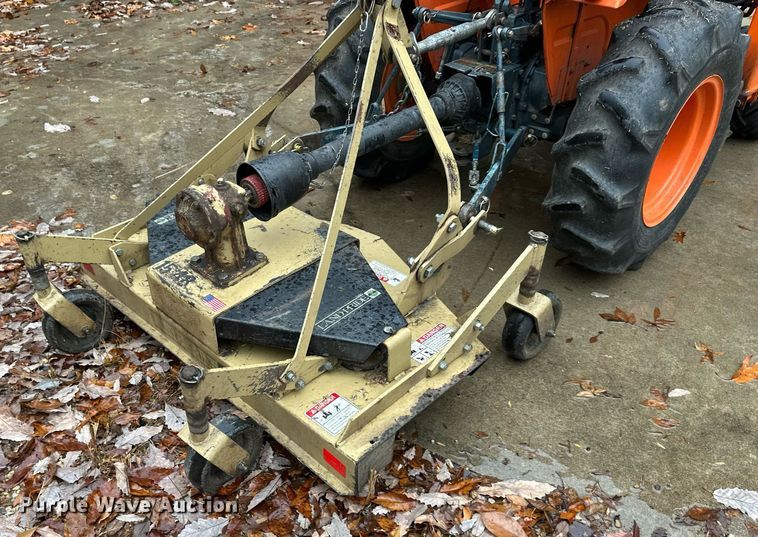 image for item NL9240 1983 Kubota B7200D  MFWD tractor