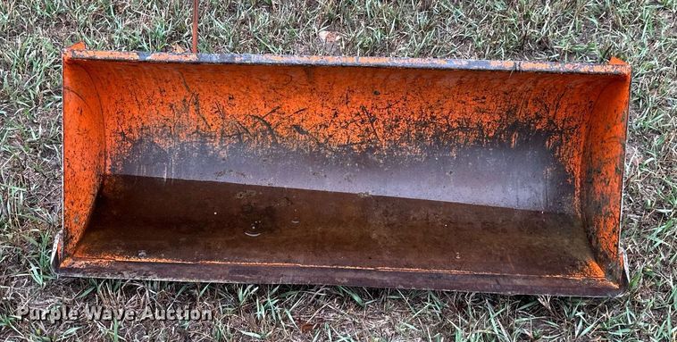 image for item NL9240 1983 Kubota B7200D  MFWD tractor