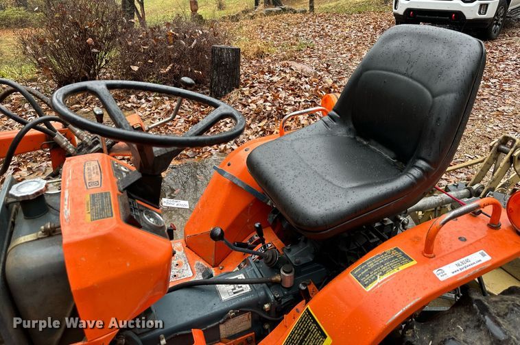 image for item NL9240 1983 Kubota B7200D  MFWD tractor