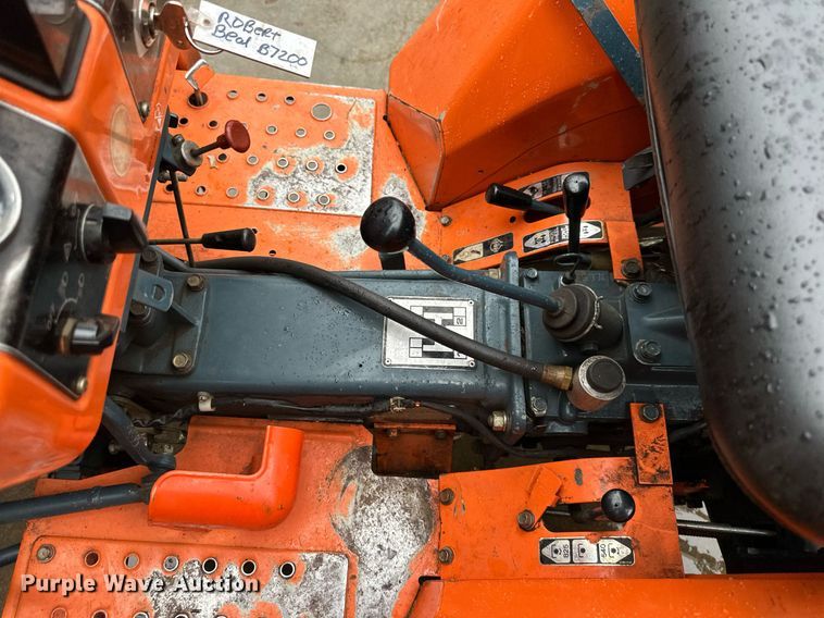 image for item NL9240 1983 Kubota B7200D  MFWD tractor