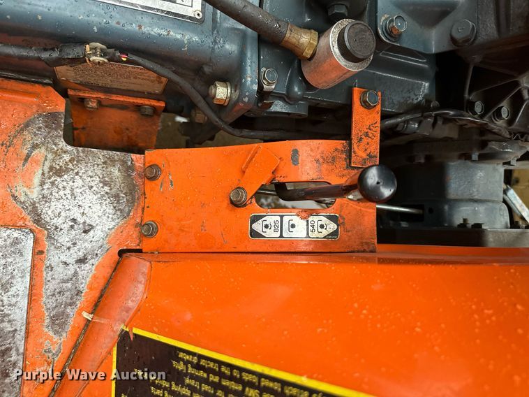 image for item NL9240 1983 Kubota B7200D  MFWD tractor