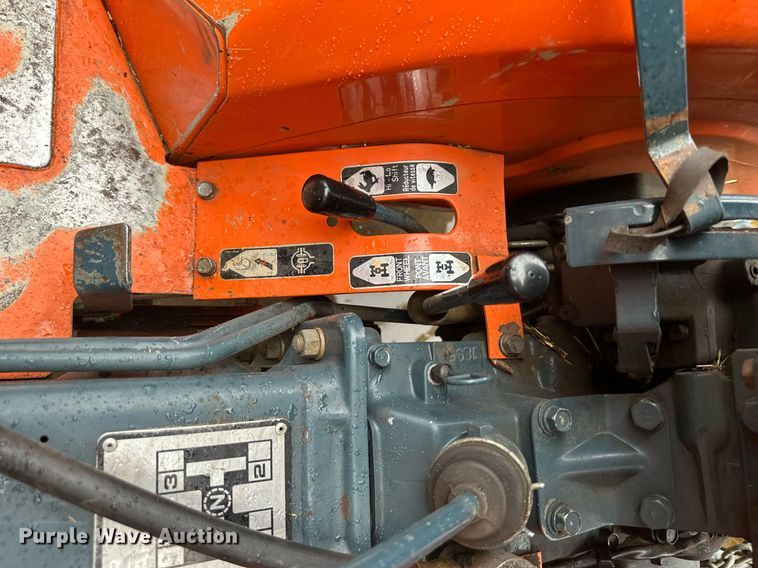 image for item NL9240 1983 Kubota B7200D  MFWD tractor