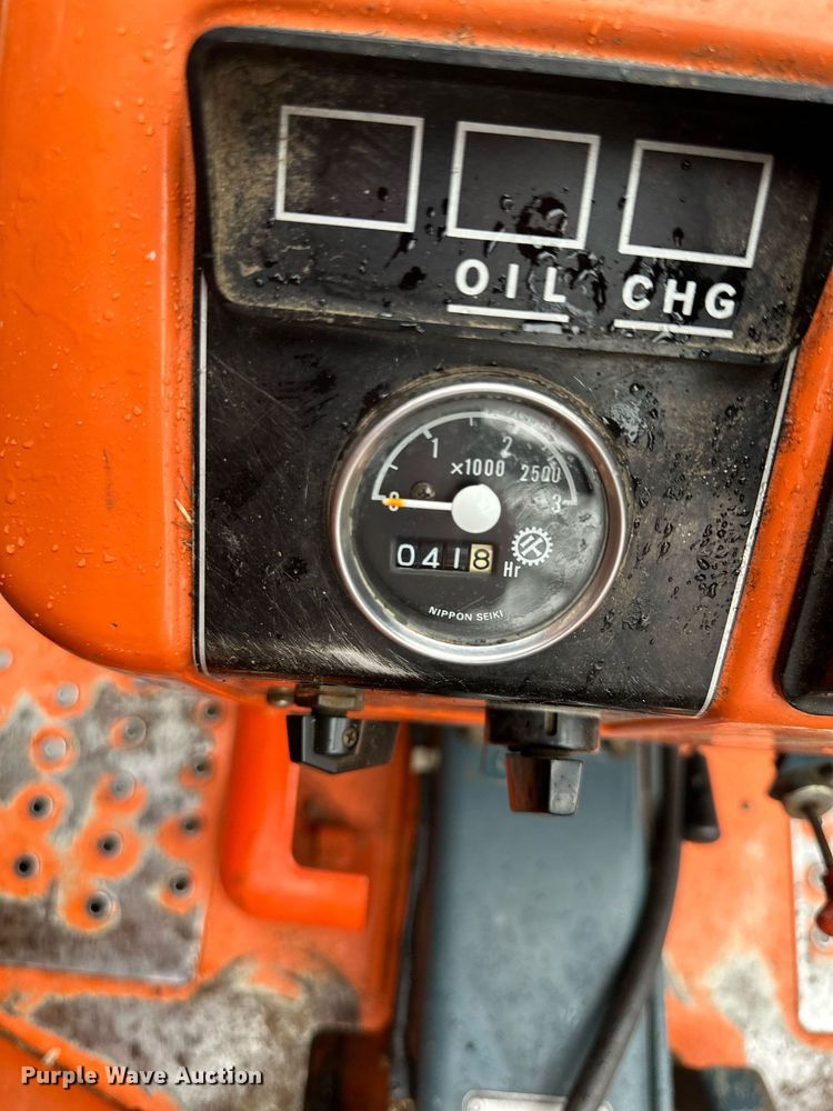 image for item NL9240 1983 Kubota B7200D  MFWD tractor