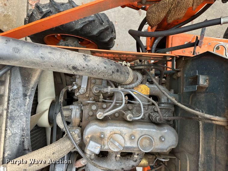 image for item NL9240 1983 Kubota B7200D  MFWD tractor