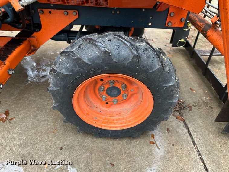 image for item NL9240 1983 Kubota B7200D  MFWD tractor