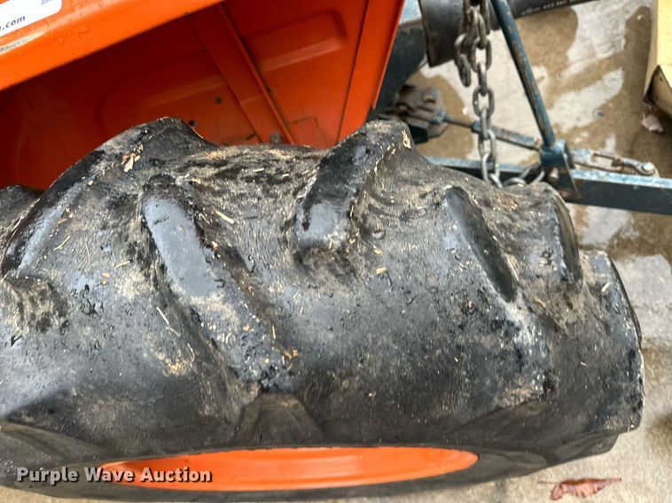 image for item NL9240 1983 Kubota B7200D  MFWD tractor