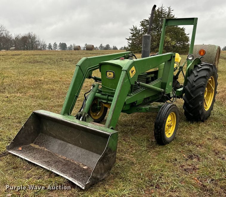 image for item NL9241 1969 John Deere 1520  tractor