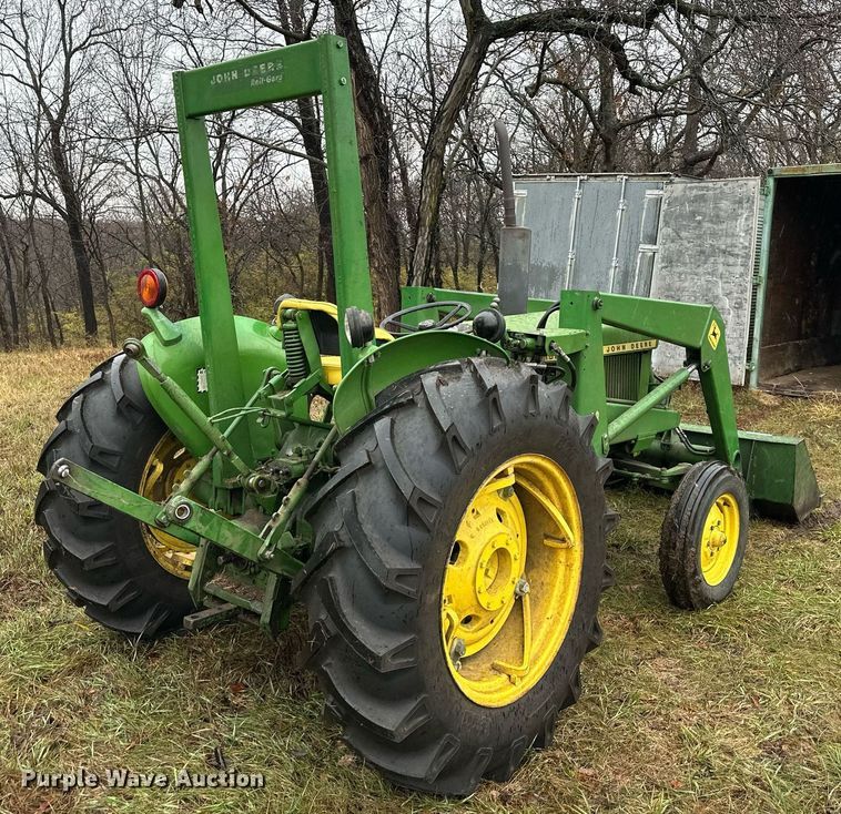 image for item NL9241 1969 John Deere 1520  tractor