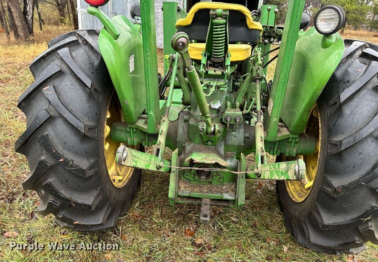 image for item NL9241 1969 John Deere 1520  tractor
