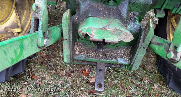 image for item NL9241 1969 John Deere 1520  tractor
