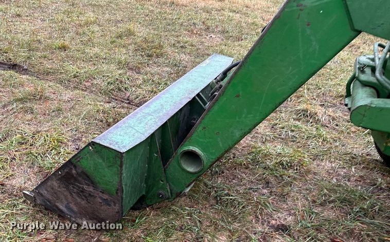 image for item NL9241 1969 John Deere 1520  tractor