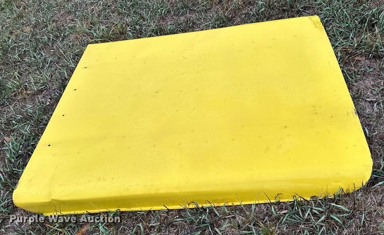 image for item NL9241 1969 John Deere 1520  tractor