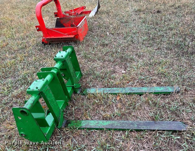 image for item NL9241 1969 John Deere 1520  tractor