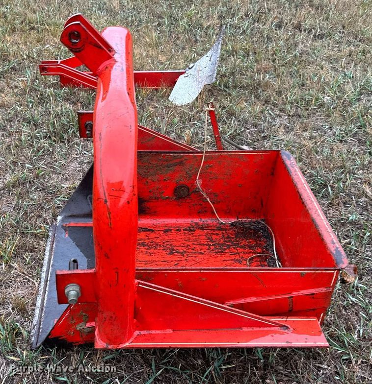 image for item NL9241 1969 John Deere 1520  tractor