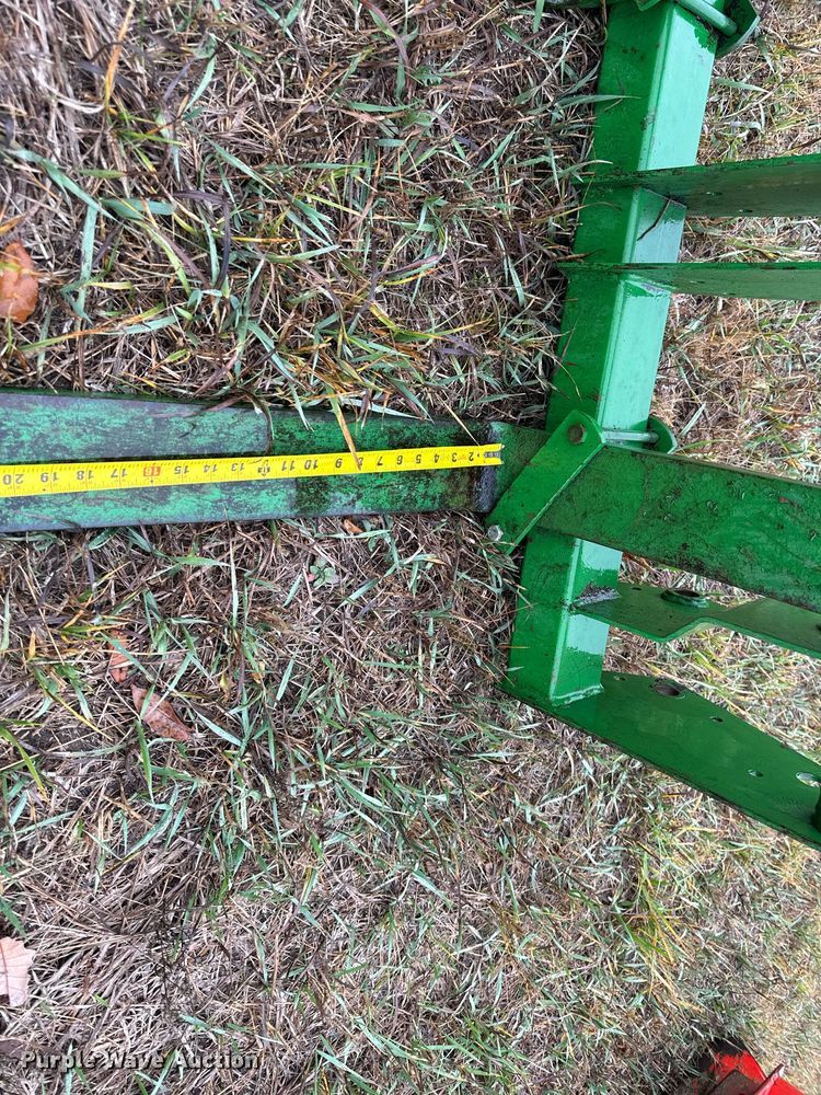 image for item NL9241 1969 John Deere 1520  tractor