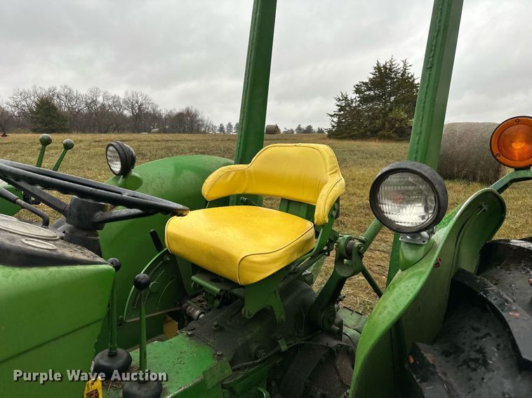 image for item NL9241 1969 John Deere 1520  tractor