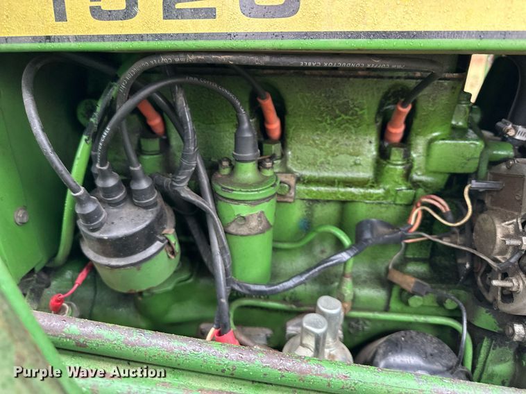 image for item NL9241 1969 John Deere 1520  tractor