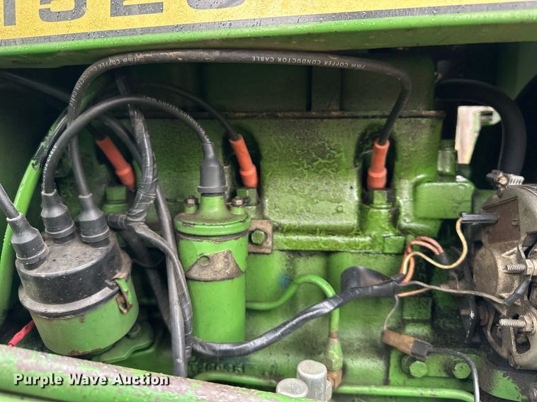 image for item NL9241 1969 John Deere 1520  tractor