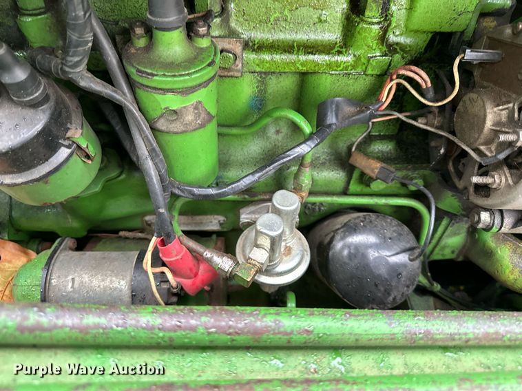 image for item NL9241 1969 John Deere 1520  tractor