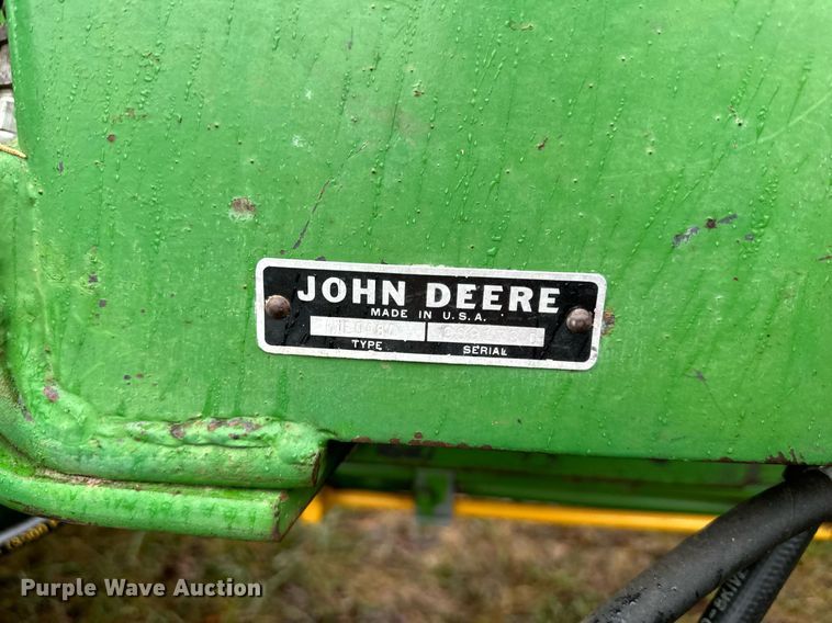 image for item NL9241 1969 John Deere 1520  tractor