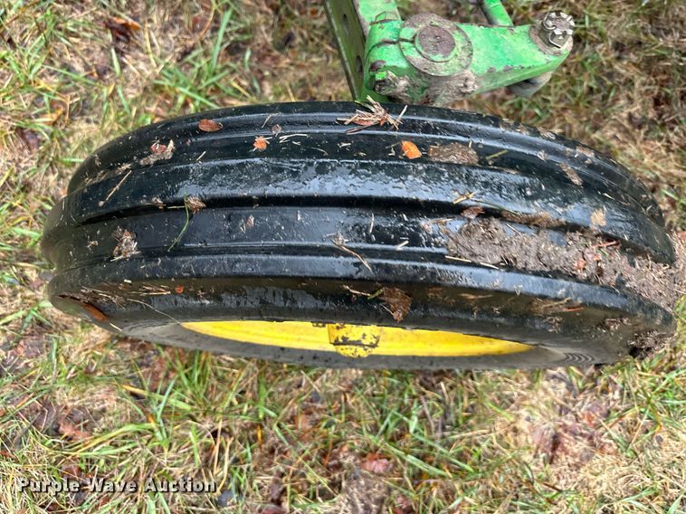 image for item NL9241 1969 John Deere 1520  tractor