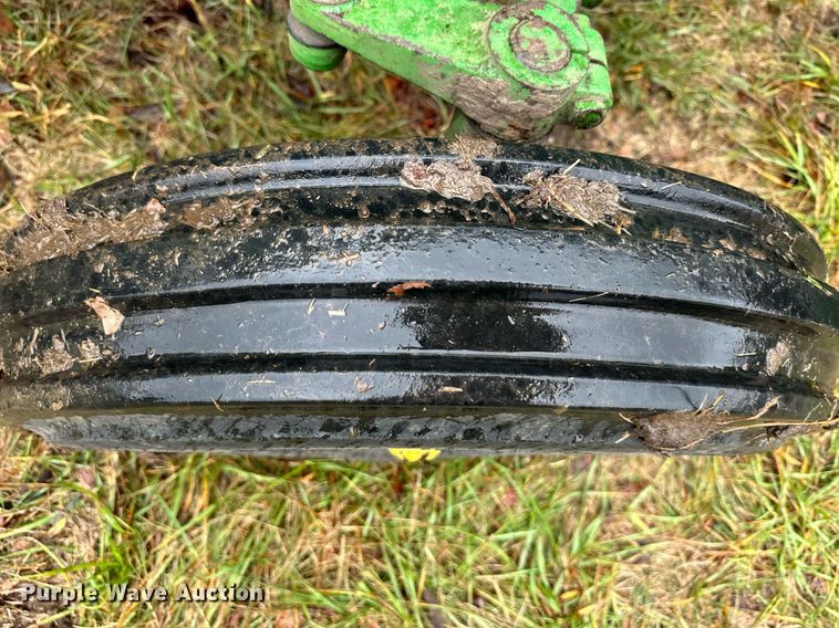 image for item NL9241 1969 John Deere 1520  tractor