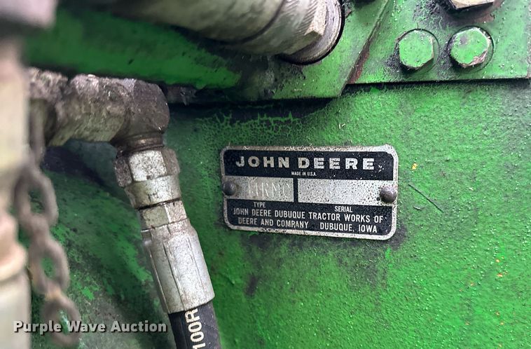 image for item NL9241 1969 John Deere 1520  tractor