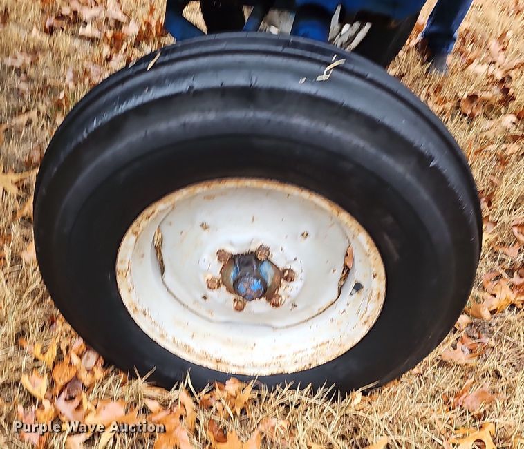 image for item NP9196 Ford 5600  tractor