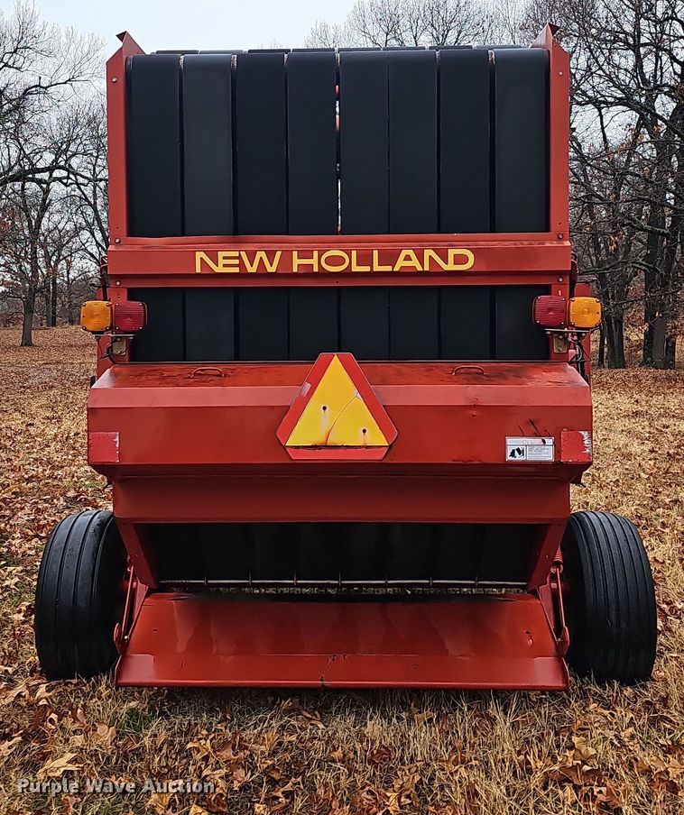 image for item NP9197 New Holland 664  round baler