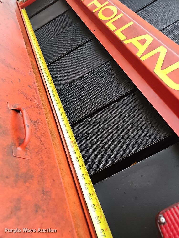 image for item NP9197 New Holland 664  round baler