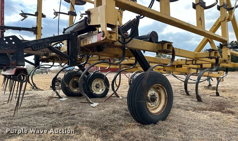 image for item NS9000 Landoll 1430  field cultivator