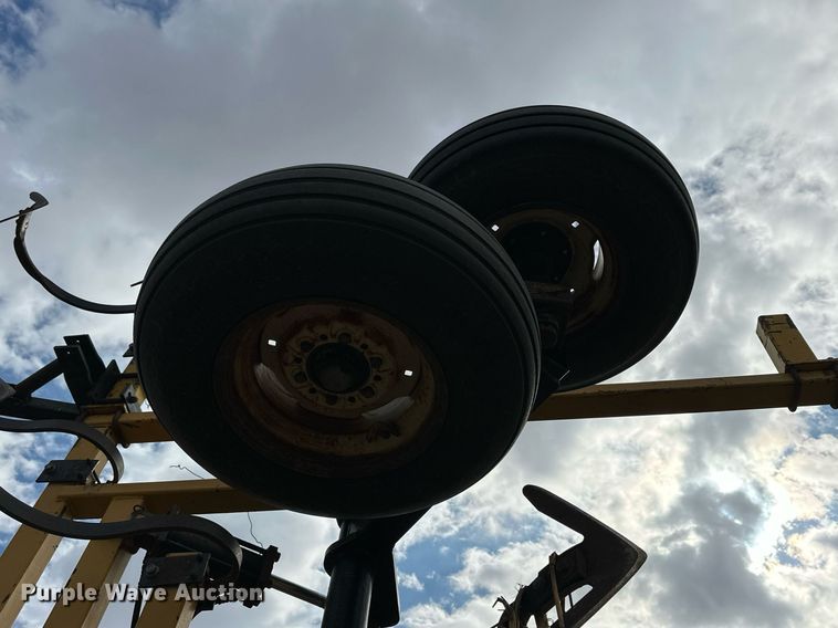 image for item NS9000 Landoll 1430  field cultivator